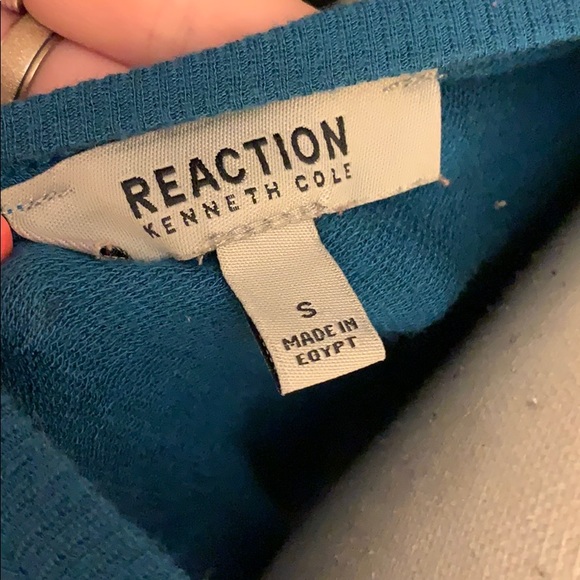 Super cute long sleeve - Picture 4 of 4